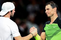 Paris Masters 2022: Người Mỹ cản đường Nadal tới ngôi số 1