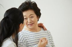 Đau nhói khi thấy tấm ảnh mẹ chồng cũ đặt ở bàn ăn