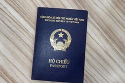Trình Quốc hội xem xét bổ sung thông tin nơi sinh vào hộ chiếu mới