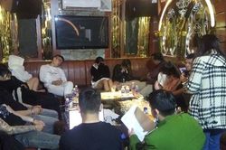 16 thanh niên 'mở tiệc' ma túy trong quán karaoke đã tạm đình chỉ