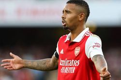 Gabriel Jesus tịt ngòi 8 trận liên tiếp, Arsenal có lo lắng?