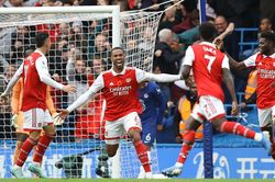 Chelsea 0-1 Arsenal: Pháo thủ giành lại ngôi đầu