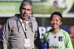 Huỳnh Như ghi 2 bàn thắng cho Lank FC và nhận danh hiệu cầu thủ hay nhất nhất trận đấu