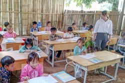 Những lớp học tạm ở vùng cao Huổi Lếch