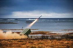 Ukraine nhận lô tên lửa phòng không NASAMS đầu tiên