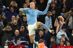 Man City thắng trong nỗi lo lệ thuộc Haaland