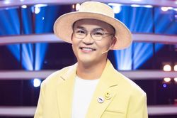 MC Đại Nghĩa lần đầu lộ diện hậu xuất gia gieo duyên, sắc vóc hồng hào chiếm spotlight