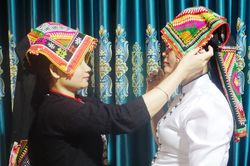 Duyên dáng chiếc khăn Piêu