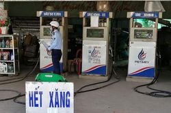Cấm tích trữ xăng dầu để bán lại kiếm lời