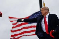 Ông Trump ra 'thông báo lớn', dân tình đồn đoán tranh cử Tổng thống Mỹ rồi đây!