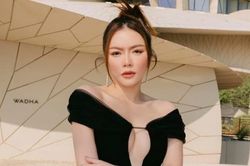 Sao Việt: Lý Nhã Kỳ, Hồng Diễm... đồng loạt diện đầm cắt xẻ táo bạo