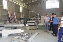 Nghiệm thu đề án 'Hỗ trợ kinh phí đầu tư máy móc thiết bị tiên tiến trong sản xuất mộc'
