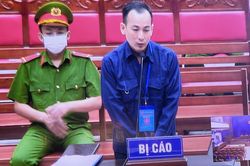 Lập nhóm 'Anh em siêu nhân' để tiêu thụ 101 triệu lít xăng lậu