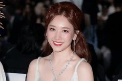 Nhan sắc của Hari Won qua ống kính camera thường