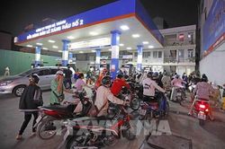 Bộ Công Thương phản bác tin đồn giá xăng có thể tăng lên 100.000 đồng/lít