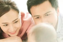 8 tiếng chờ vợ ngoài phòng sinh khiến chồng thay đổi hoàn toàn