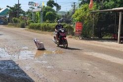 Chính trị - Xã hội Theo dòng thời sự Cử tri huyện Phong Điền kiến nghị khắc phục hạ tầng giao thông xuống cấp