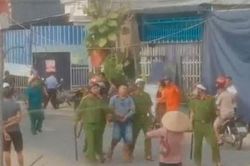 Đang ngồi bên đường, cụ bà gặp 'tai họa' từ nam thanh niên cùng thôn