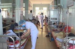Bệnh nhân sốt xuất huyết nhập viện tăng mạnh