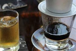 Thanh niên 22 tuổi co cứng chân tay, mất ý thức sau uống cà phê