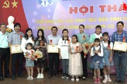 Hội thảo tôn vinh các gia đình tiêu biểu sinh 2 con một bề là gái, thực hiện tốt chính sách dân số-kế hoạch hóa gia đình năm 2022.