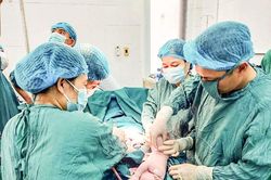 Quan tâm chăm sóc sức khỏe Nhân dân