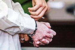Chế tài đối với 2 cựu công an dùng nhục hình làm chết người