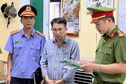 Một phụ nữ bị 'thầy phong thủy' lừa hơn 2,4 tỉ đồng