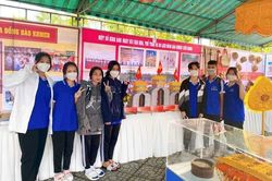 Thư viện Kiên Giang triển lãm sách lưu động tại lễ hội Khmer và Nghinh Ông