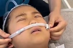 Ám ảnh sợ xấu, cô bé 9 tuổi phẫu thuật thẩm mỹ