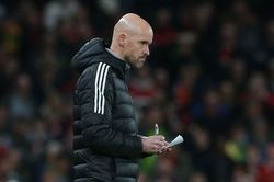 Erik ten Hag thú nhận 'phát điên' vì MU thua Aston Villa