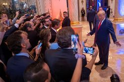 Ông Trump chê bai 'ngôi sao đang lên' của đảng Cộng hòa