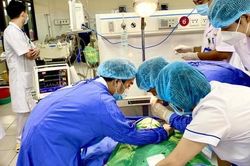 Mắc uốn ván nguy kịch tính mạng chỉ vì bị que gỗ đâm vào đuôi lông mày