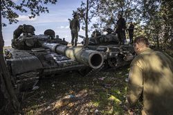 Quân đội Ukraine tiến về Svatovo và Kremennaya sau khi kiểm soát Kherson