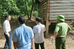 Người đàn ông tử vong trong tư thế treo cổ tại nhà riêng