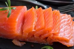 4 cách chọn cá hồi tươi ngon cần nhớ