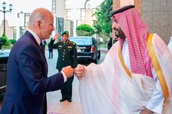 'Đánh giá lại' quan hệ với Riyadh, Tổng thống Mỹ 'né' lịch gặp Thái tử Saudi Arabia?