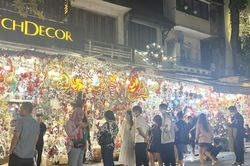 Thị trường Giáng sinh sôi động sớm