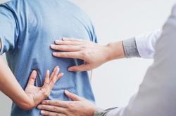 15 địa chỉ khám chữa đau lưng uy tín tại Hà Nội và TP. Hồ Chí Minh