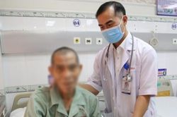 Đột ngột đau lưng, bụng dữ dội coi chừng vỡ phình động mạch chủ bụng