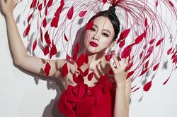 Angela Phương Trinh nổi bật khi tái xuất thảm đỏ