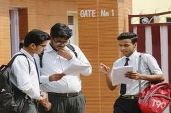 Sợ sốt xuất huyết, một bang Ấn Độ buộc học sinh mặc áo dài tay đi học