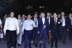 Thủ tướng Phạm Minh Chính và Thủ tướng CHLB Đức Olaf Scholz thăm phố cổ Hà Nội