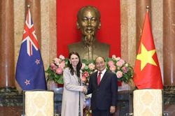 Chủ tịch nước Nguyễn Xuân Phúc tiếp Thủ tướng New Zealand