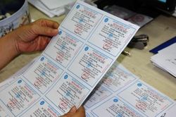 Tặng 1.000 thẻ BHYT cho người khó khăn ở Bình Dương