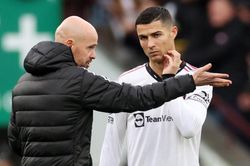 Fan MU 'tấn công' Ronaldo, tự hủy sự nghiệp vì cái tôi lớn
