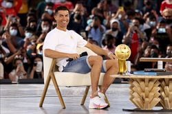 CR7 tiết lộ nhiều nội tình của 'Quỷ Đỏ', muốn cổ động viên biết sự thật