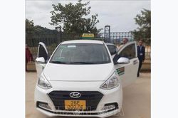 Một lái xe taxi tử vong bất thường trong xe