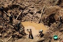 Ít nhất 15 người nghi bị mắc kẹt trọng vụ sập mỏ đá tại Ấn Độ