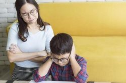 Cha mẹ thạc sĩ dồn hết sức đầu tư, con vẫn học hành lẹt đẹt: Vì sao?